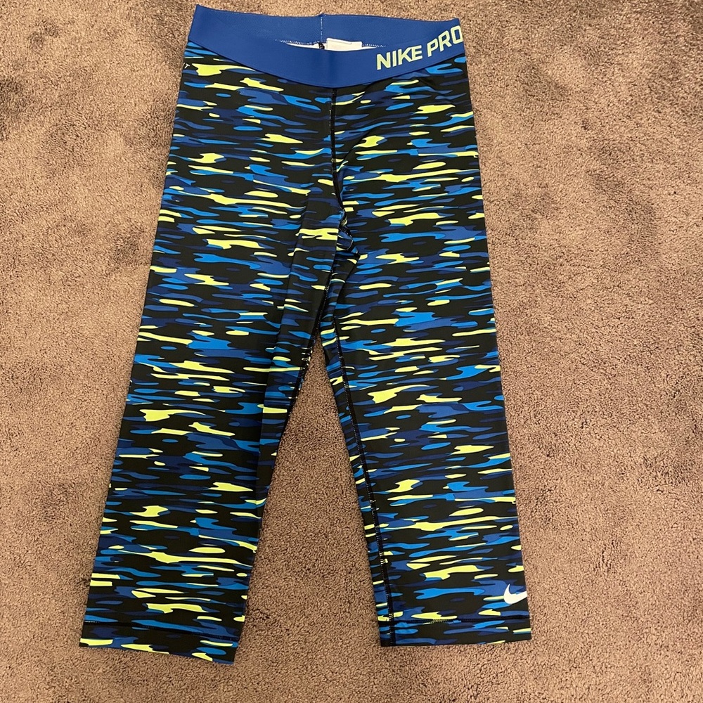 Nike pro workout leggings